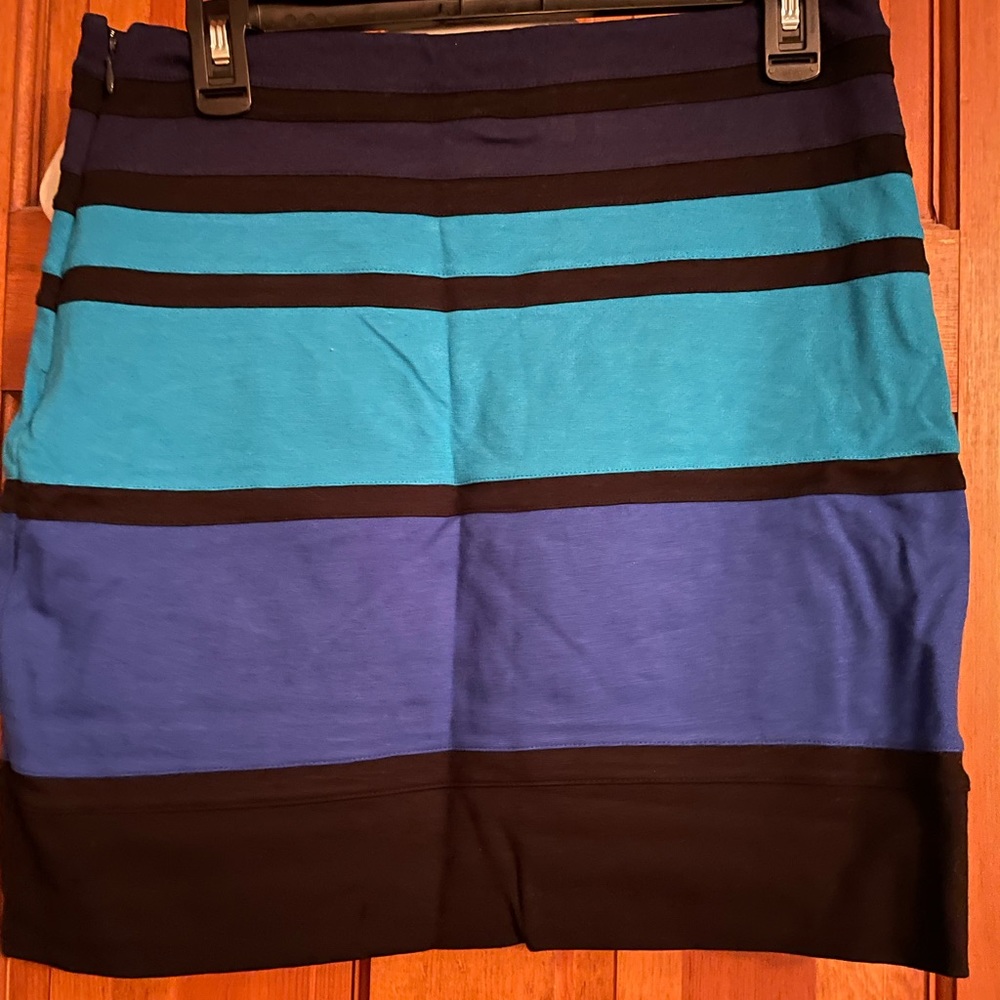 Express Variating Blue Skirt - Picture 2 of 4